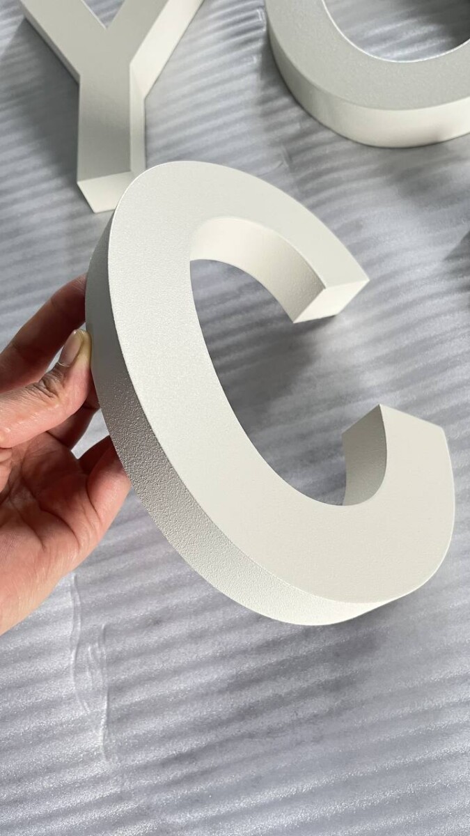 Bộ Chữ Formex 3D – Giải Pháp Quảng Cáo Tiết Kiệm và Hiệu Quả Cho Doanh Nghiệp