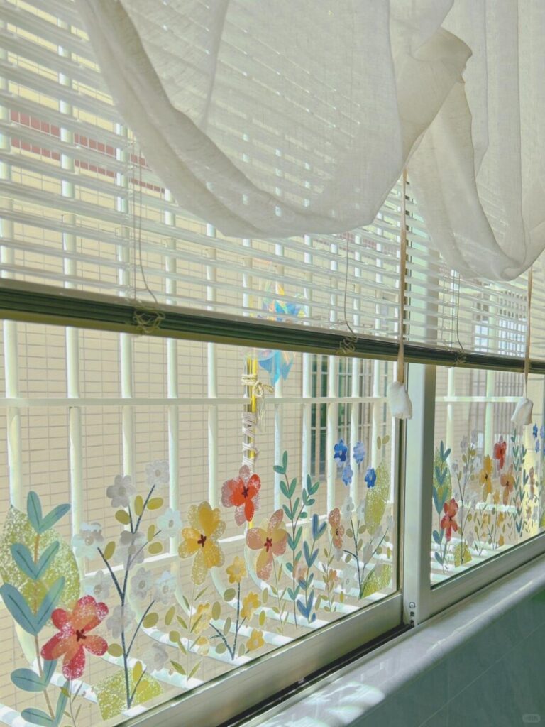 5 Cách Biến Góc Nhà Trở Nên Sinh Động Với Decal Hoa