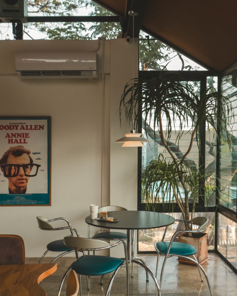 Decor Quán Cafe Chill: Tạo Không Gian Thư Giãn Thu Hút Khách 2025