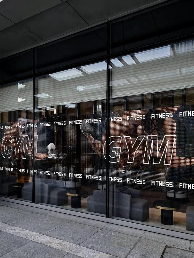 6 Lý Do Phòng Gym Nên Dán Decal Cửa Kính – Giải Pháp Trang Trí & Che Mờ Hiện Đại