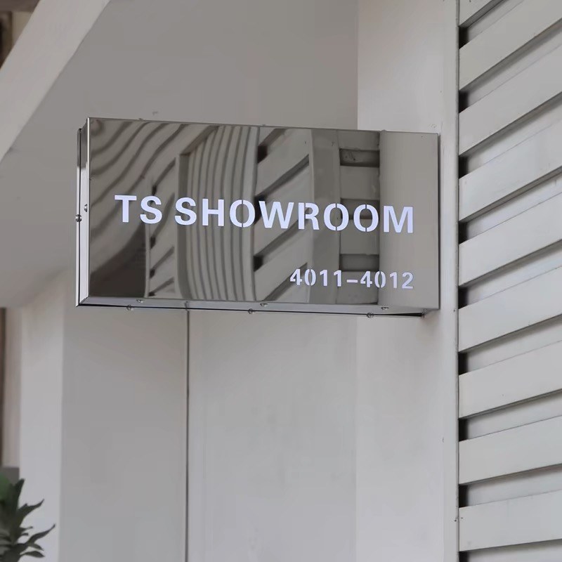 Tỏa Sáng Cửa Hàng Với Biển Vẫy Inox Sang Trọng, Thu Hút Khách Hàng 2025