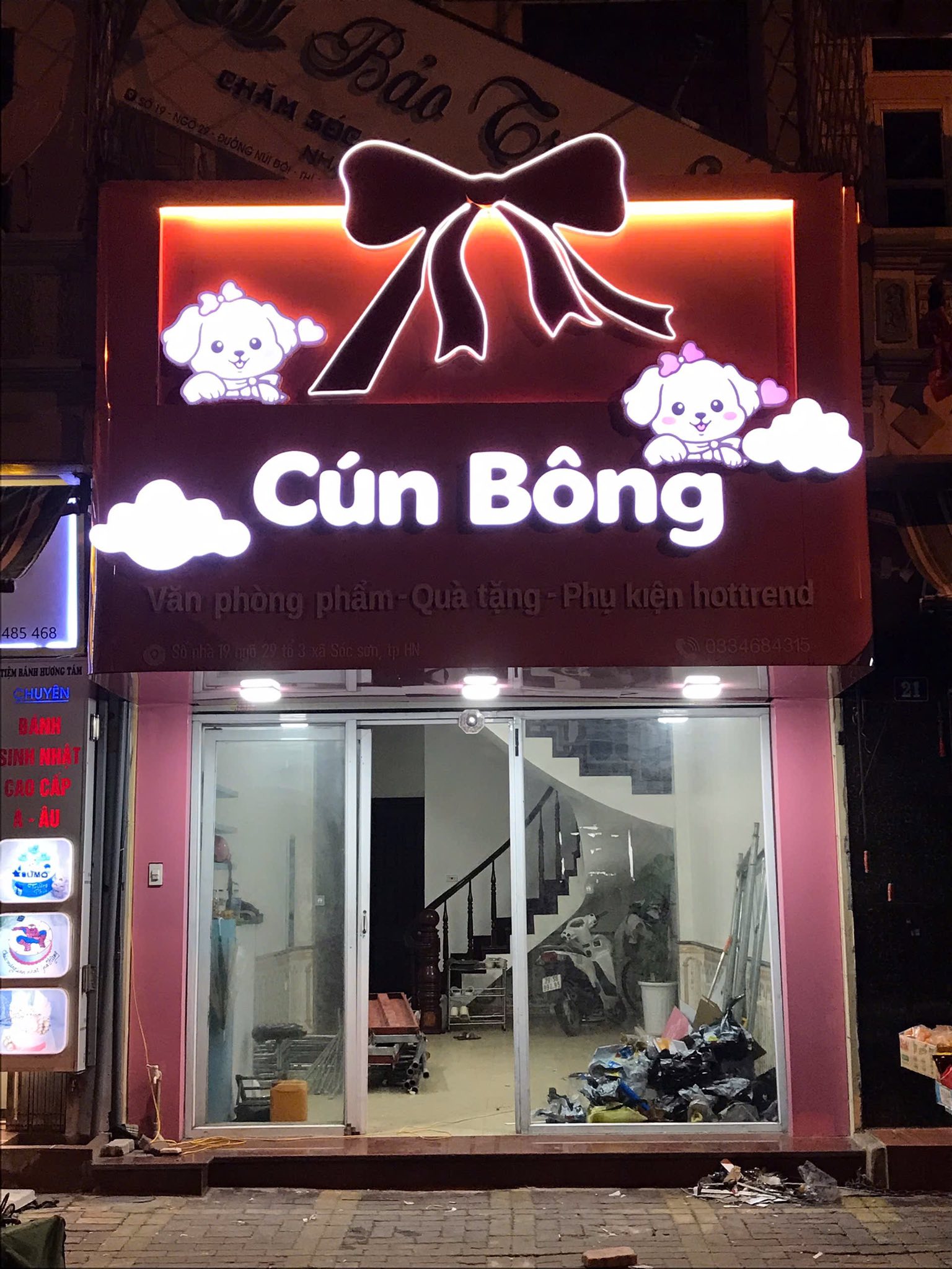 biển quảng cáo tiêu đề