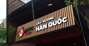 Biển hiệu lam sóng gỗ kết hợp chữ nổi